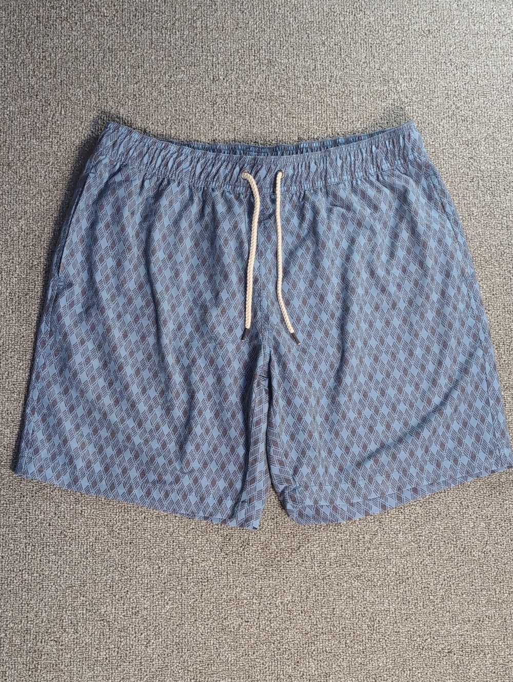 Faherty Beacon Swim Trunks Size XL in Diamond Geometric Patterns Mesh Lined